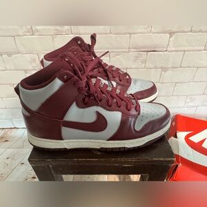 Nike Dunk Hi Retro in Dark Beetroot Womens‎ size 7 Men’s 8.5